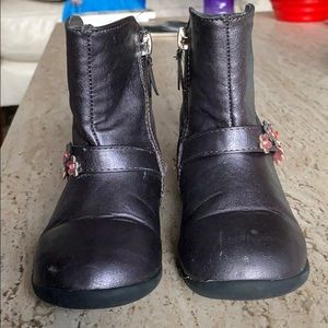 Naturino toddler size 8 boots